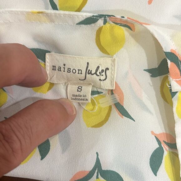 Maison Jules Lemon Print Sleeveless Blouse with Scalloped Hem - S - Picture 7 of 11